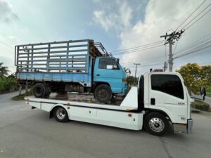 รถยกลาดกระบัง.com บริการ รถยก รถสไลด์ รถลาก ราคาถูก 50